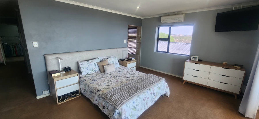 6 Bedroom Property for Sale in Da Nova Western Cape